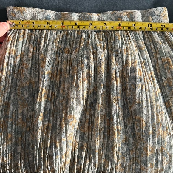 Vintage Pleated Lace Floral Midi Skirt - Picture 9 of 13